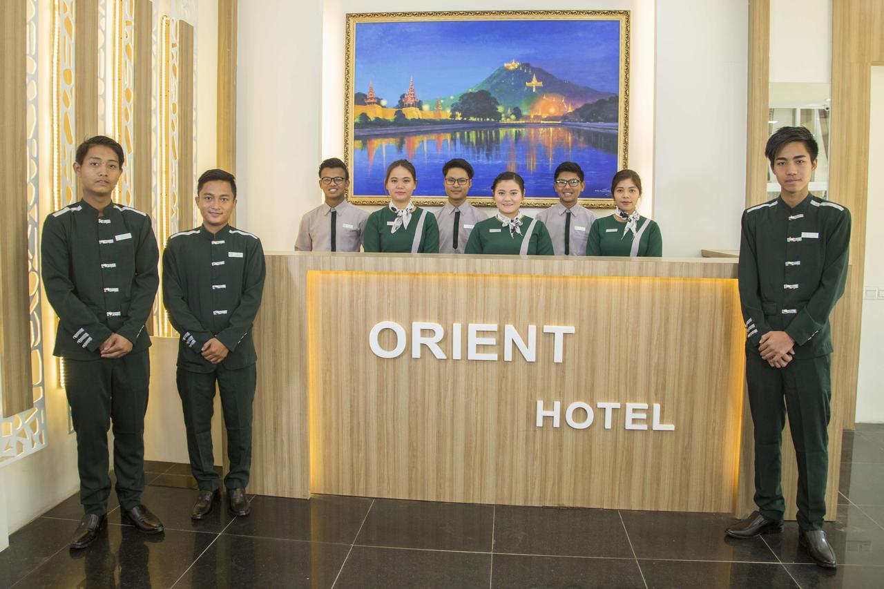 Orient Hotel Mandalay Exteriör bild